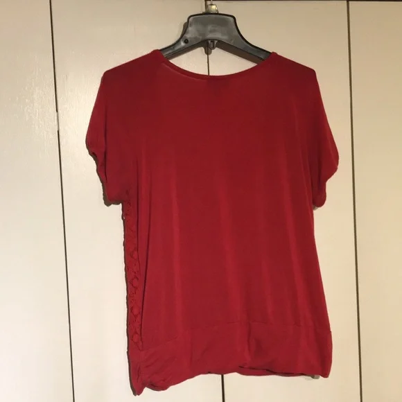 I.N. Studio Women's Red Scoop Neck Textured Top Blouse Size Large EUC Casual - Picture 9 of 10